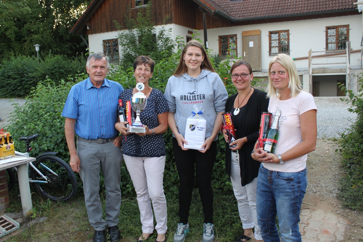 v.l. 2. Abteilungsleiter Hans Waronitza, Vereinsmeisterin Damen-Einzel: Heidi Belz, 4. Platz Michelle Kalmbach, 3. Platz Christine Schneider, 2. Platz Baby Kavka